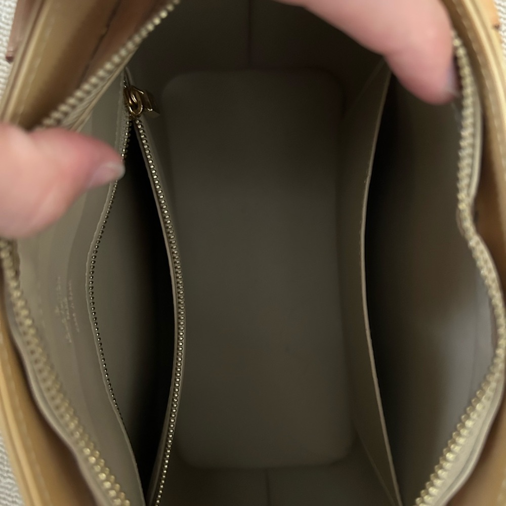 Louis Vuitton Stockton Monogram Vernis Bag - Picture 6 of 7